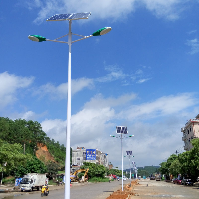 甘肅慶陽(yáng)華池縣機場(chǎng)2組15米高桿燈和24組6米路燈